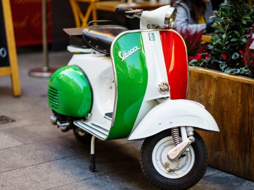 Vespa, an Italian style icon since 1946